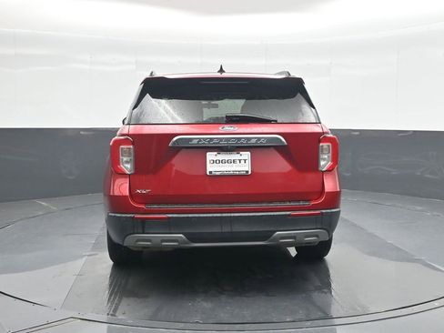 Certified 2022 Ford Explorer XLT w/ Equipment Group 202A RWD image 17