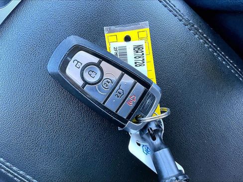 Used 2022 Ford Edge SEL w/ Sport Appearance Package image 14