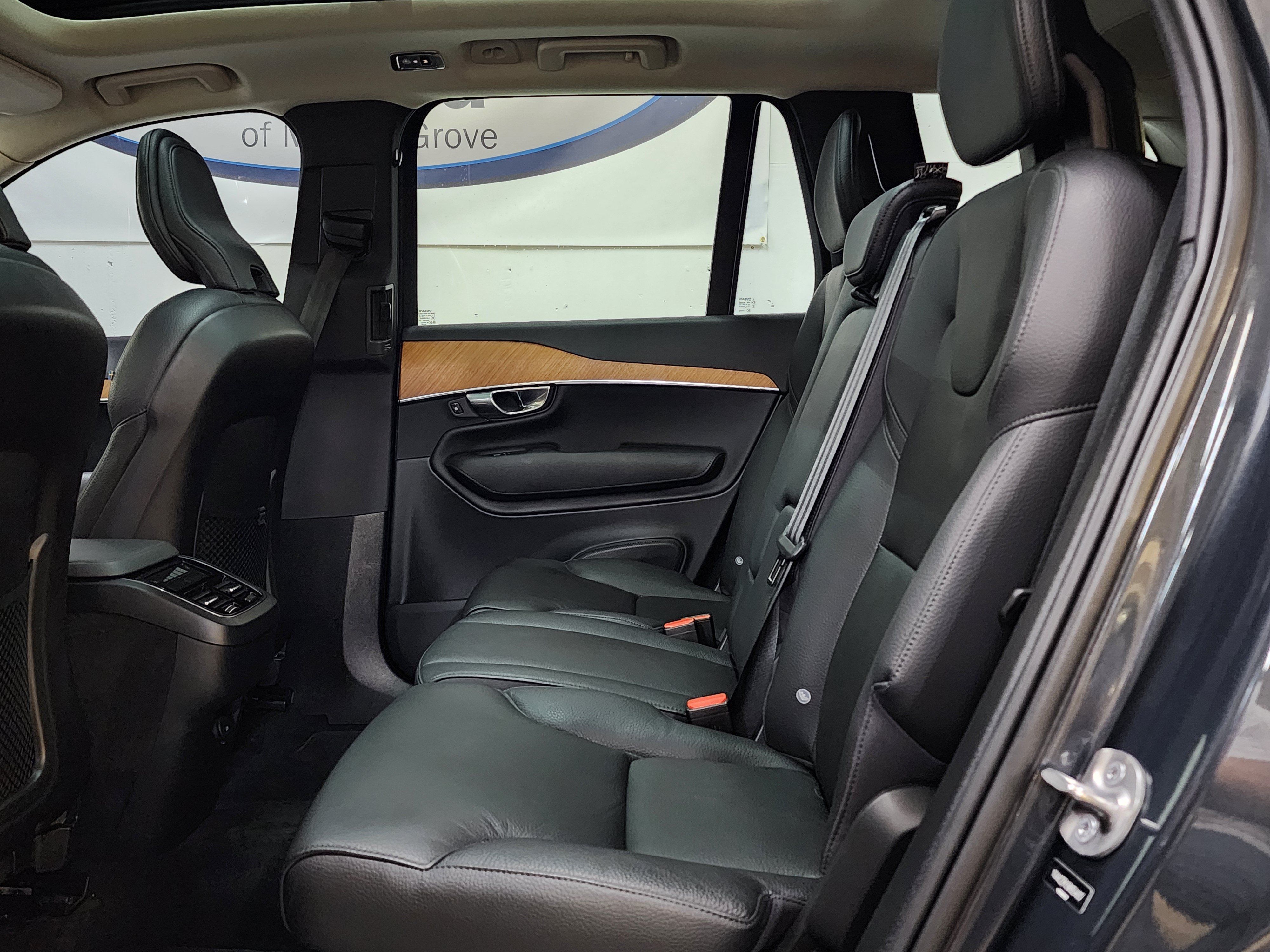 Used 2022 Volvo XC90 T6 Momentum w/ Advanced Package AWD/4WD image 18