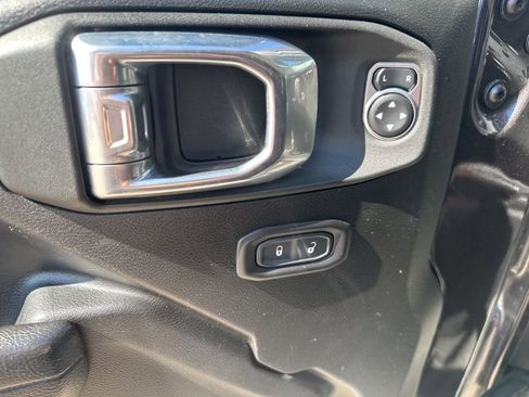 Used 2022 Jeep Wrangler Unlimited Rubicon w/ LED Lighting Group image 7