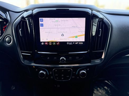 Used 2023 Chevrolet Traverse Premier image 18