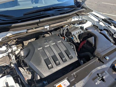 Used 2025 Mitsubishi Eclipse Cross SE image 36