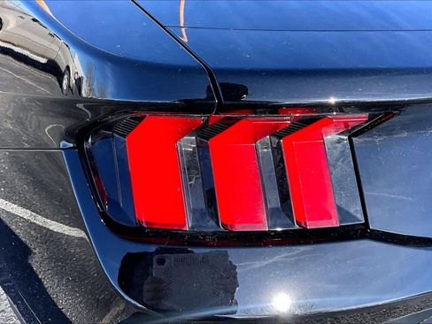 Used 2025 Ford Mustang Coupe image 24