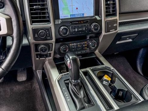 Used 2019 Ford F150 Lariat AWD/4WD image 8