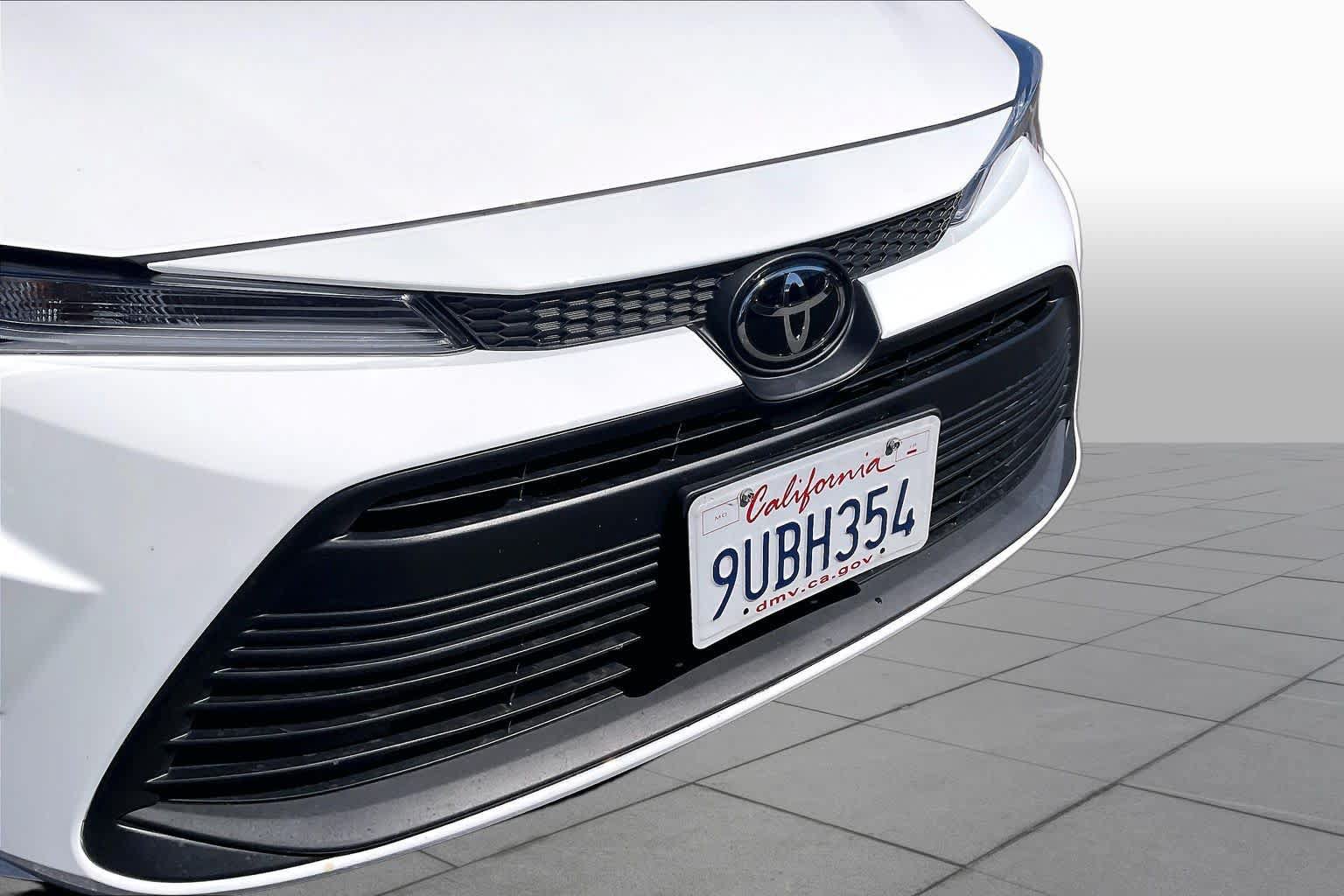 Used 2025 Toyota Corolla LE w/ LE Premium Package FWD image 28