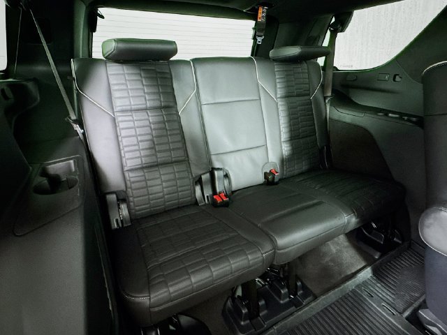 Used 2025 Cadillac Escalade Sport Platinum w/ LPO, Floor Liner Package AWD/4WD image 30