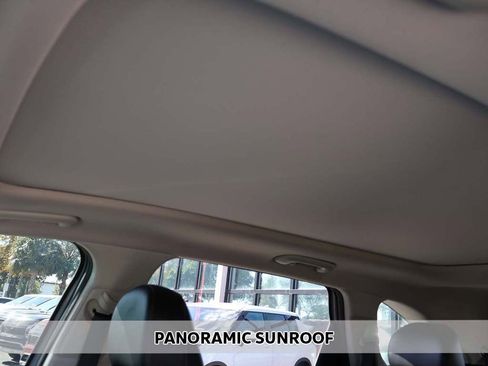 Used 2023 Kia Sorento EX w/ Panoramic Sunroof Package image 3