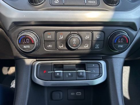 Used 2022 GMC Acadia SLE w/ Driver Convenience Package image 33