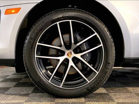 Used 2023 Porsche Macan image 11