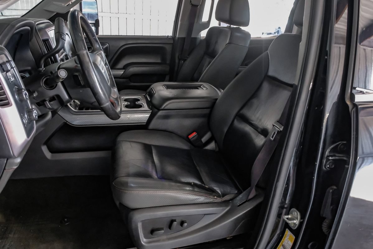 Used 2017 GMC Sierra 2500 SLT w/ All Terrain HD Package AWD/4WD image 29