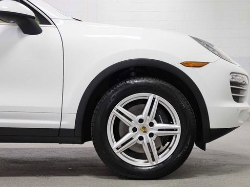 Used 2014 Porsche Cayenne AWD/4WD image 11