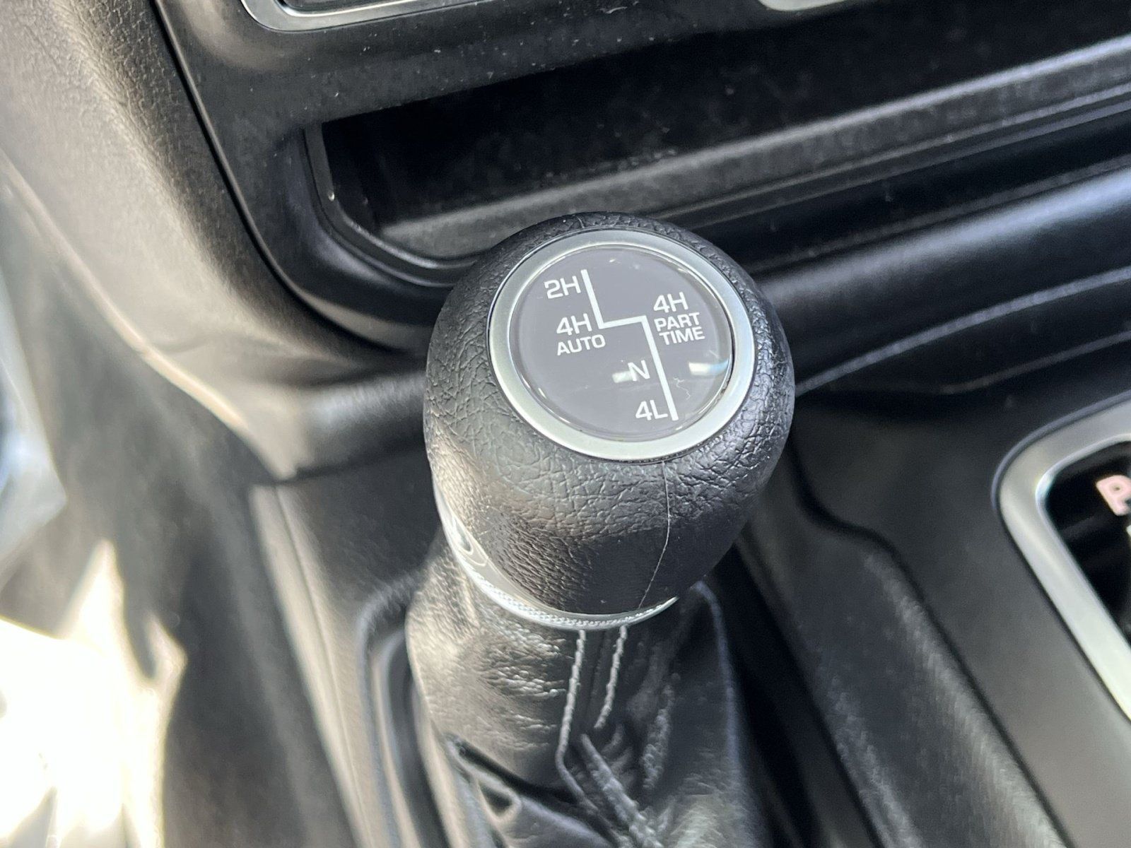 Used 2024 Jeep Wrangler Unlimited Sahara AWD/4WD image 40