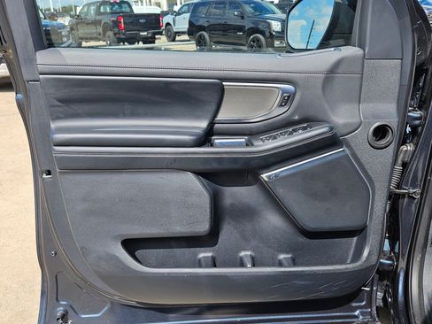 Used 2025 Ford Expedition Max Platinum image 13