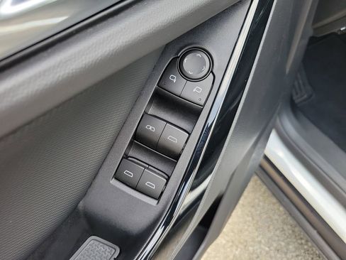 Used 2026 Chevrolet Equinox LT FWD image 13