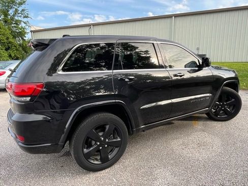 Used 2015 Jeep Grand Cherokee Altitude AWD/4WD image 6