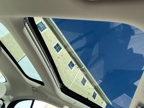 Used 2025 Mercedes-Benz E 350 4MATIC Sedan image 38