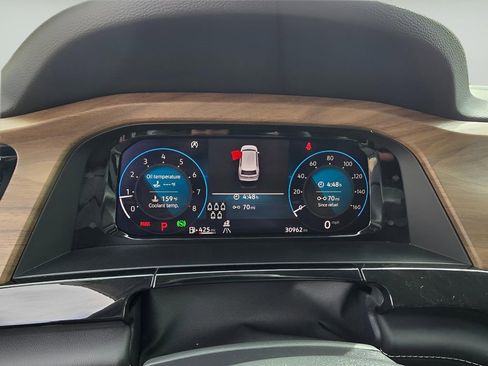 Used 2025 Volkswagen Atlas SE image 17