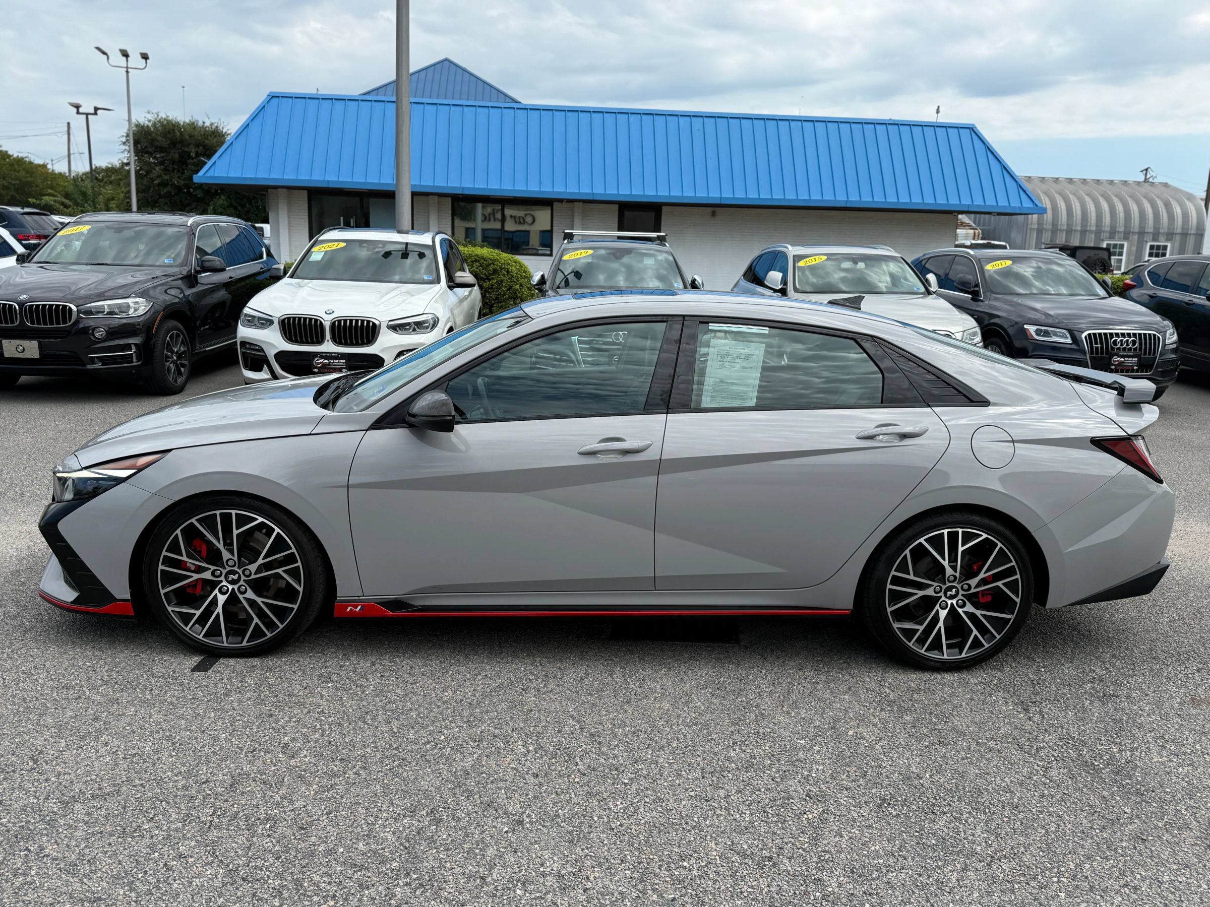 Used 2022 Hyundai Elantra N FWD image 3
