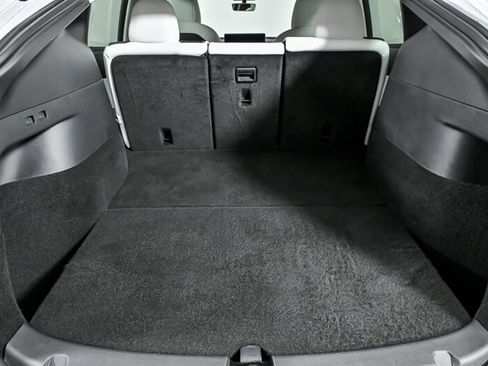 Used 2020 Tesla Model Y Long Range image 13