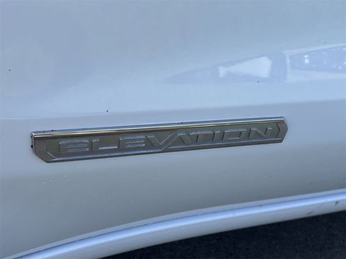 Used 2025 GMC Sierra 1500 Elevation image 10