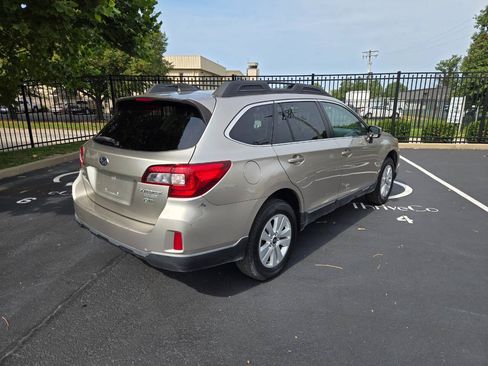 Used 2017 Subaru Outback 2.5i Premium AWD/4WD image 6