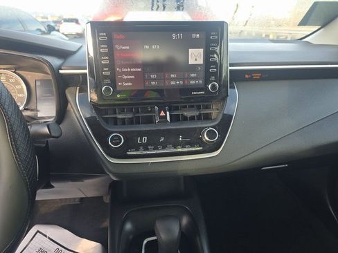 Used 2021 Toyota Corolla LE image 6