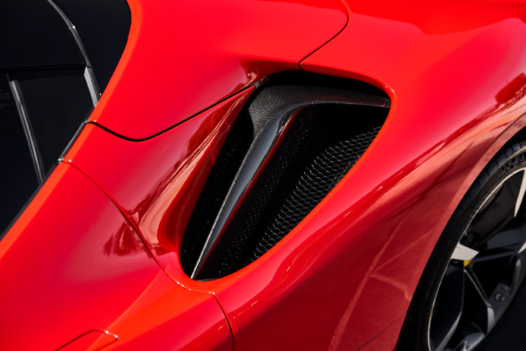 Used 2024 Ferrari SF90 Spider AWD/4WD image 18