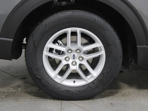 New 2026 Ford Explorer Active RWD image 12