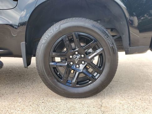 Used 2025 Chevrolet Silverado 1500 Custom image 8