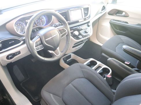 Used 2024 Chrysler Voyager LX FWD image 23