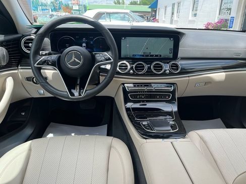 Used 2021 Mercedes-Benz E 350 4MATIC Sedan image 6