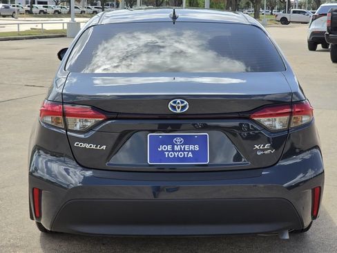 Used 2025 Toyota Corolla XLE FWD image 8