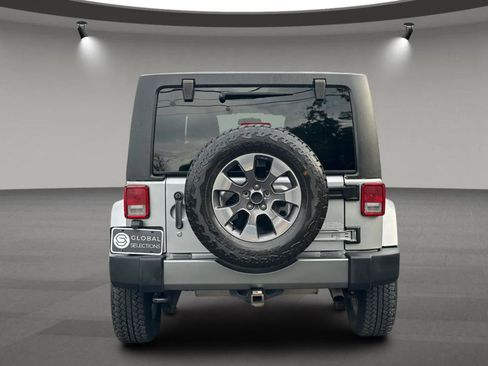 Used 2013 Jeep Wrangler Unlimited Sport AWD/4WD image 9