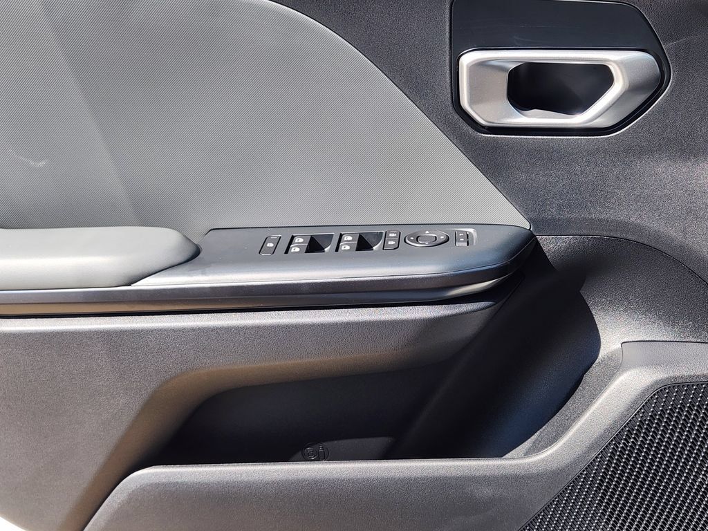 New 2026 Kia K4 FWD image 21