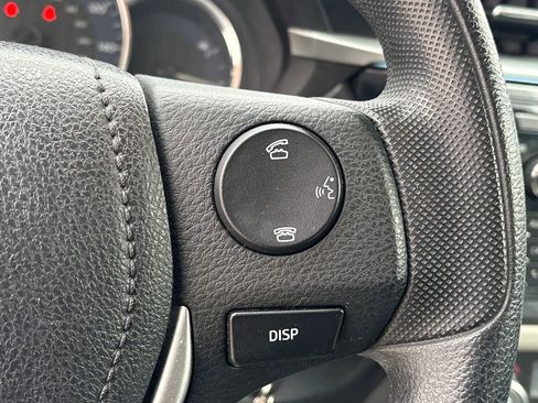 Used 2015 Toyota Corolla L image 17