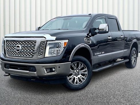 Used 2018 Nissan Titan Platinum Reserve image 3