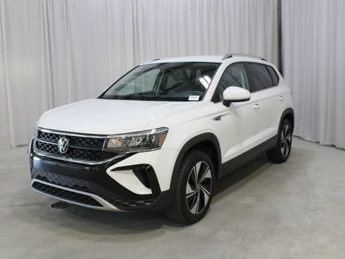 Used 2024 Volkswagen Taos SE AWD/4WD image 35