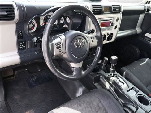 Used 2013 Toyota FJ Cruiser 4WD w/ Upgrade Pkg image 10
