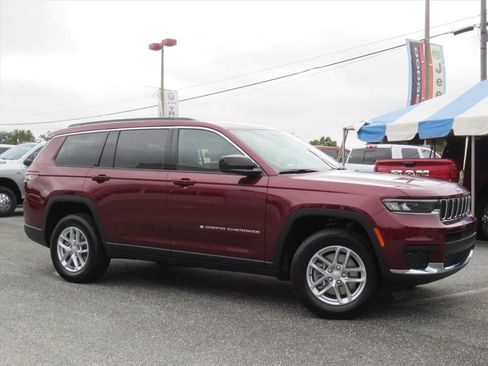 Used 2025 Jeep Grand Cherokee L Laredo w/ Luxury Tech Group I image 2
