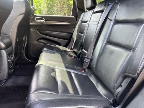 Used 2018 Jeep Grand Cherokee Limited AWD/4WD image 11