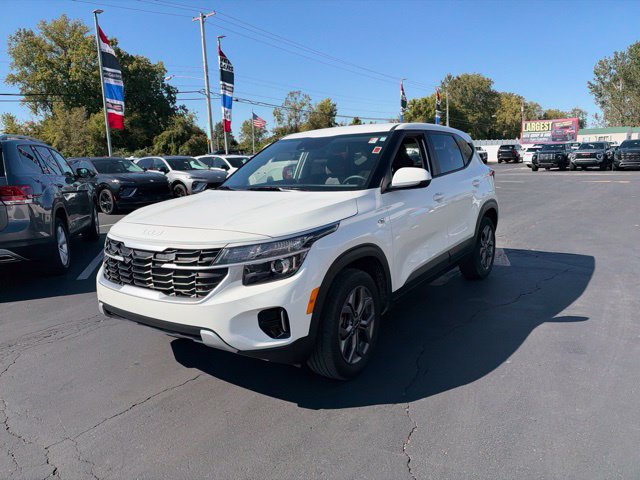 Used 2024 Kia Seltos LX AWD/4WD image 13