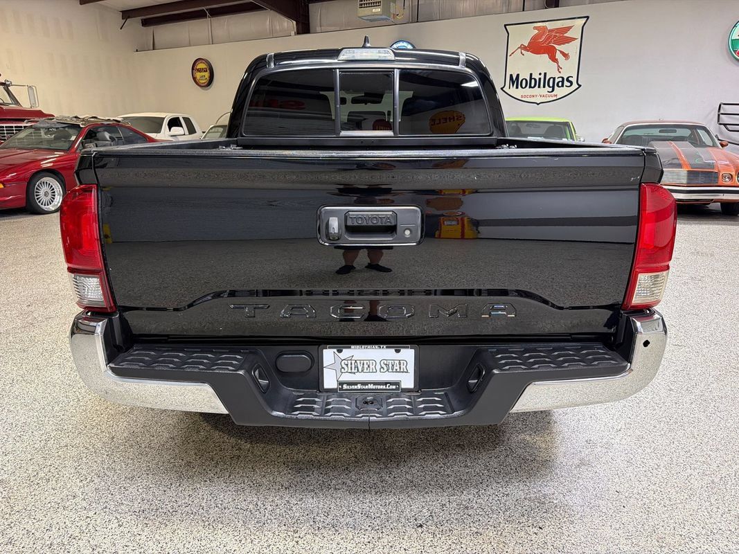 Used 2020 Toyota Tacoma SR5 RWD image 6