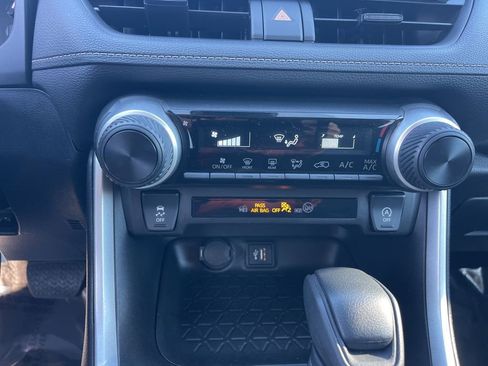 Used 2024 Toyota RAV4 LE image 17