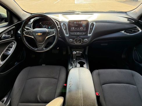 Used 2018 Chevrolet Malibu LT w/ Redline Edition FWD image 13