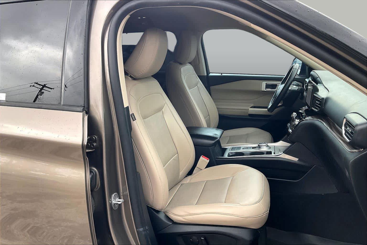 Used 2021 Ford Explorer Limited RWD image 9