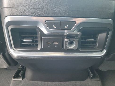 Used 2020 Chevrolet Silverado 1500 High Country w/ Technology Package AWD/4WD image 34