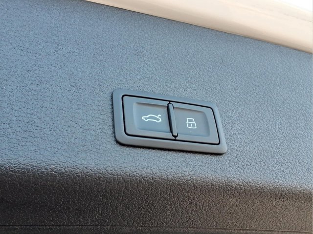 Used 2019 Audi e-tron Premium Plus AWD/4WD image 20