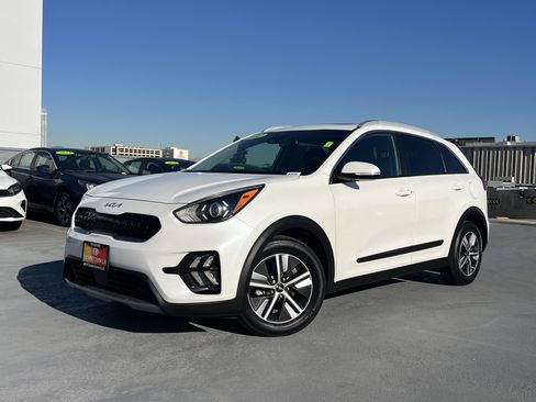 Certified 2022 Kia Niro EX Premium image 2
