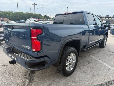 Used 2024 Chevrolet Silverado 2500 High Country w/ High Country Premium Package AWD/4WD image 6