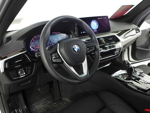 Used 2022 BMW 530i w/ Convenience Package image 30